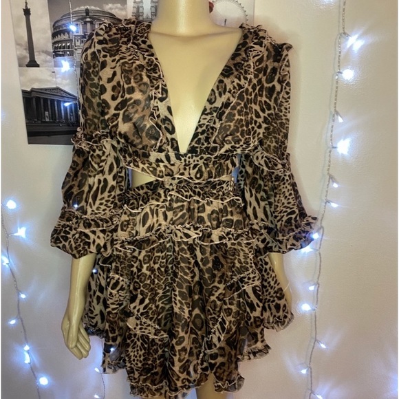 Flowy open back Leopard dress - Picture 3 of 5